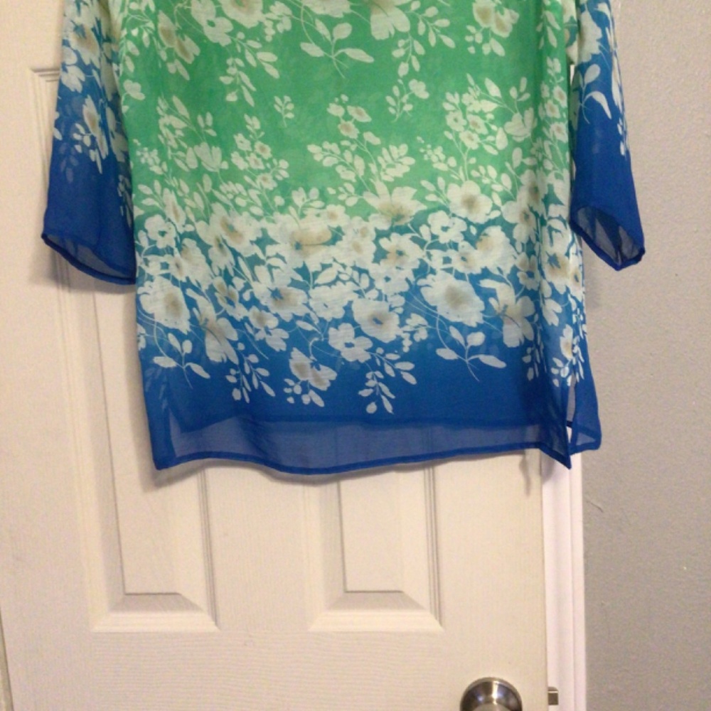 4 for $15 Valerie Stevens green floral blouse embellished - Picture 3 of 5